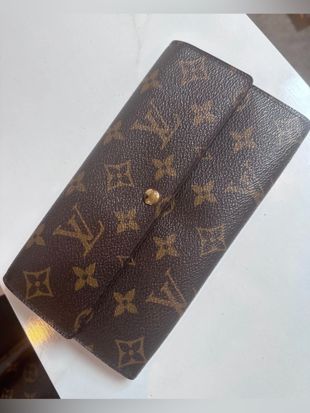 Louis Vuitton Monogram
Portefeuille Sarah Wallet